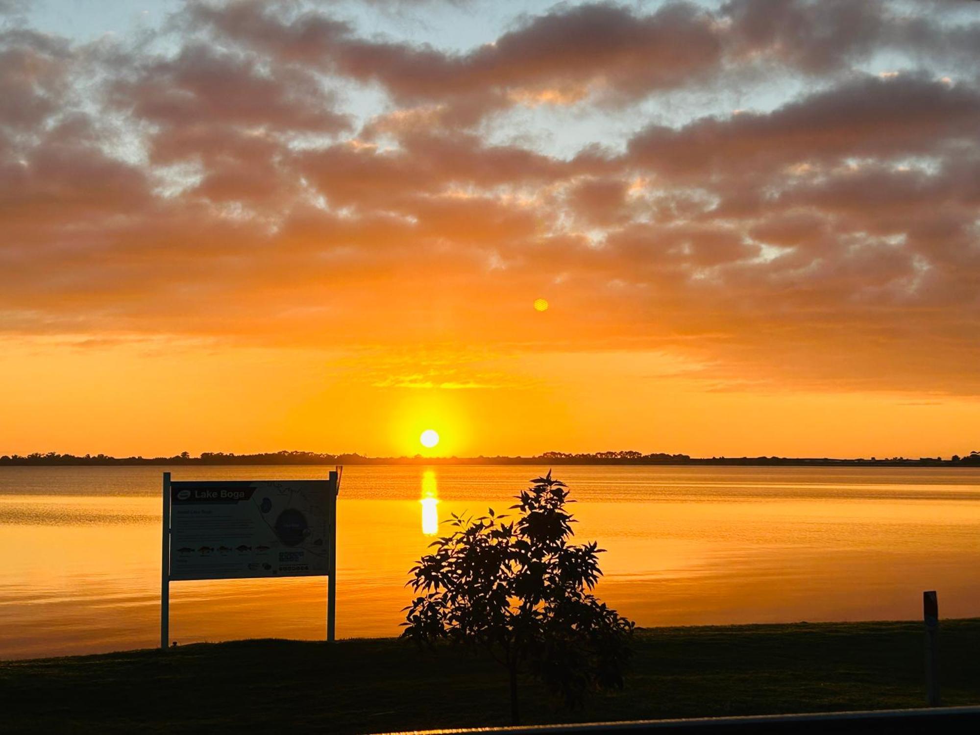 Lake Boga Caravan Park Exteriér fotografie